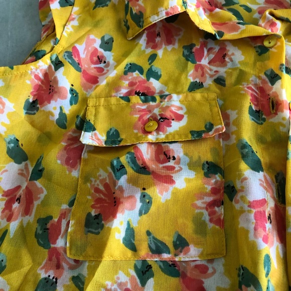 Sheer top with flower prints - Picture 6 of 8